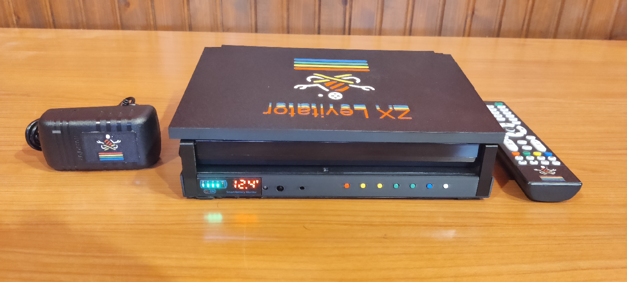 ZX Levitator con The Spectrum - Vista frontale chiuso